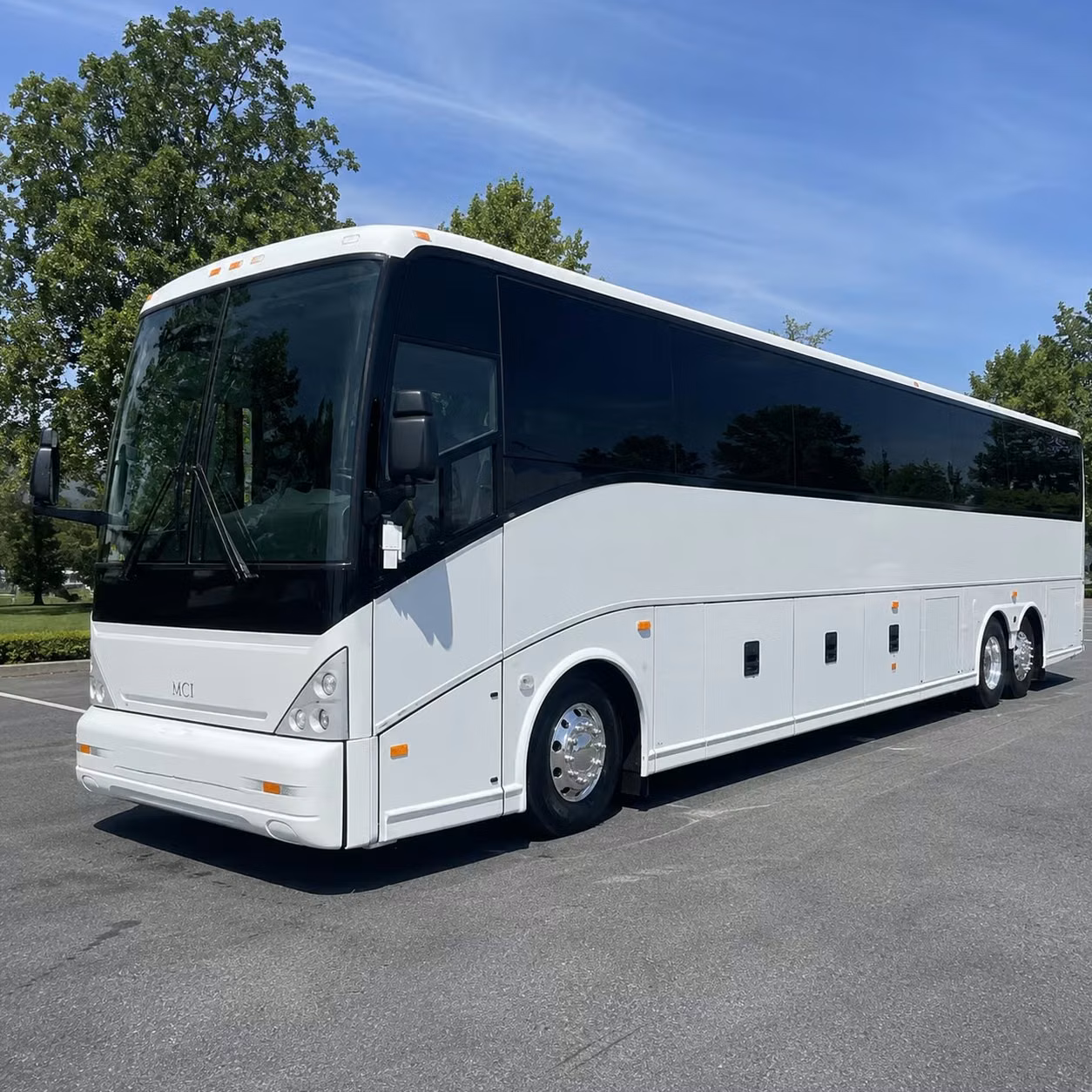corporate airport shuttle service in minneapolis on your schedule not theirs