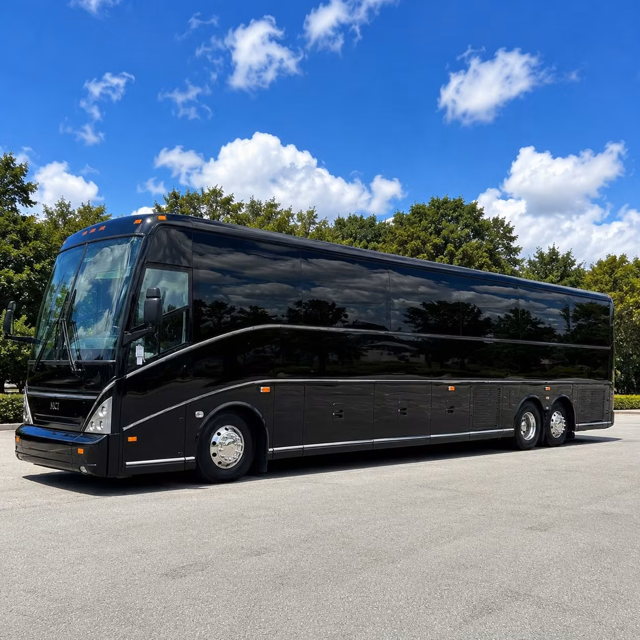 corporate shuttle bus service for minneapolis employees daily commuters